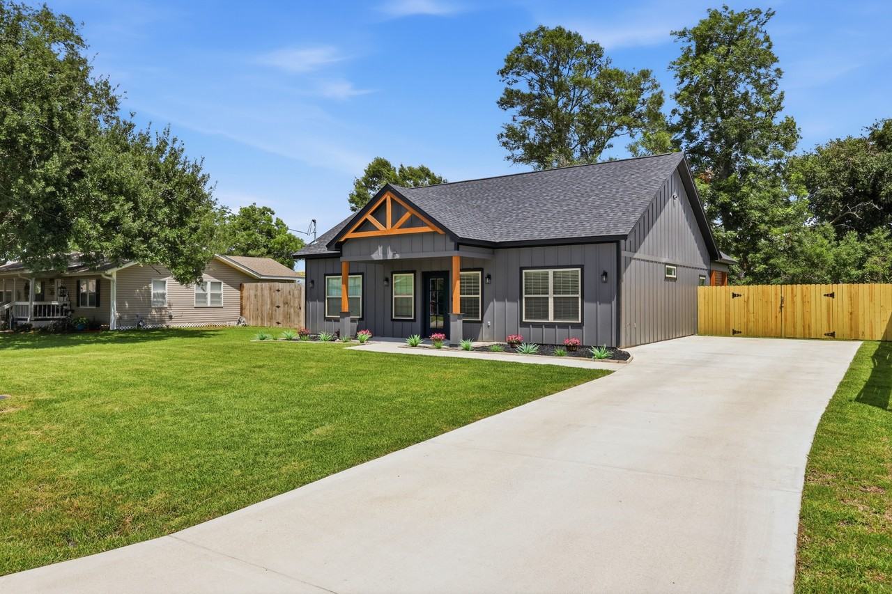 113 8th Ave #NA - Photo 2 of 28