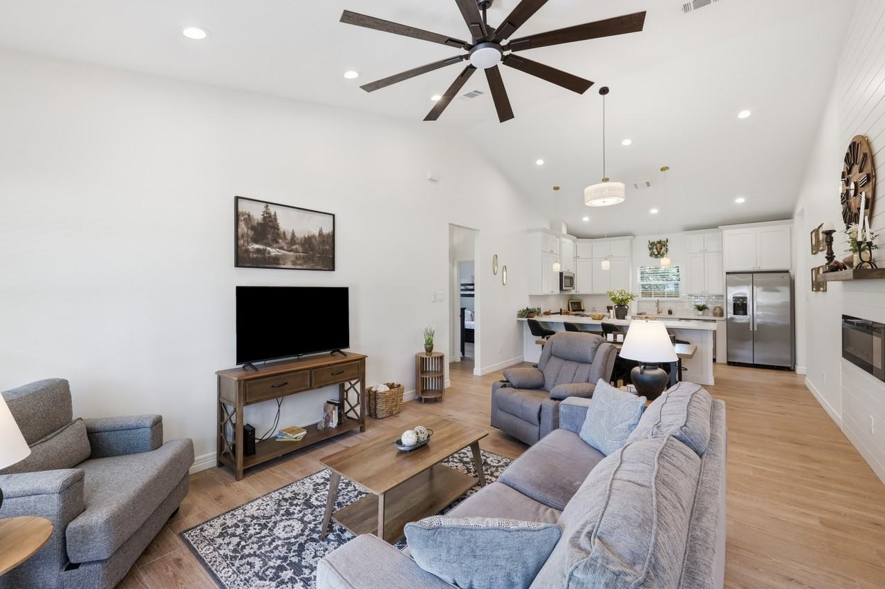 113 8th Ave #NA - Photo 3 of 28