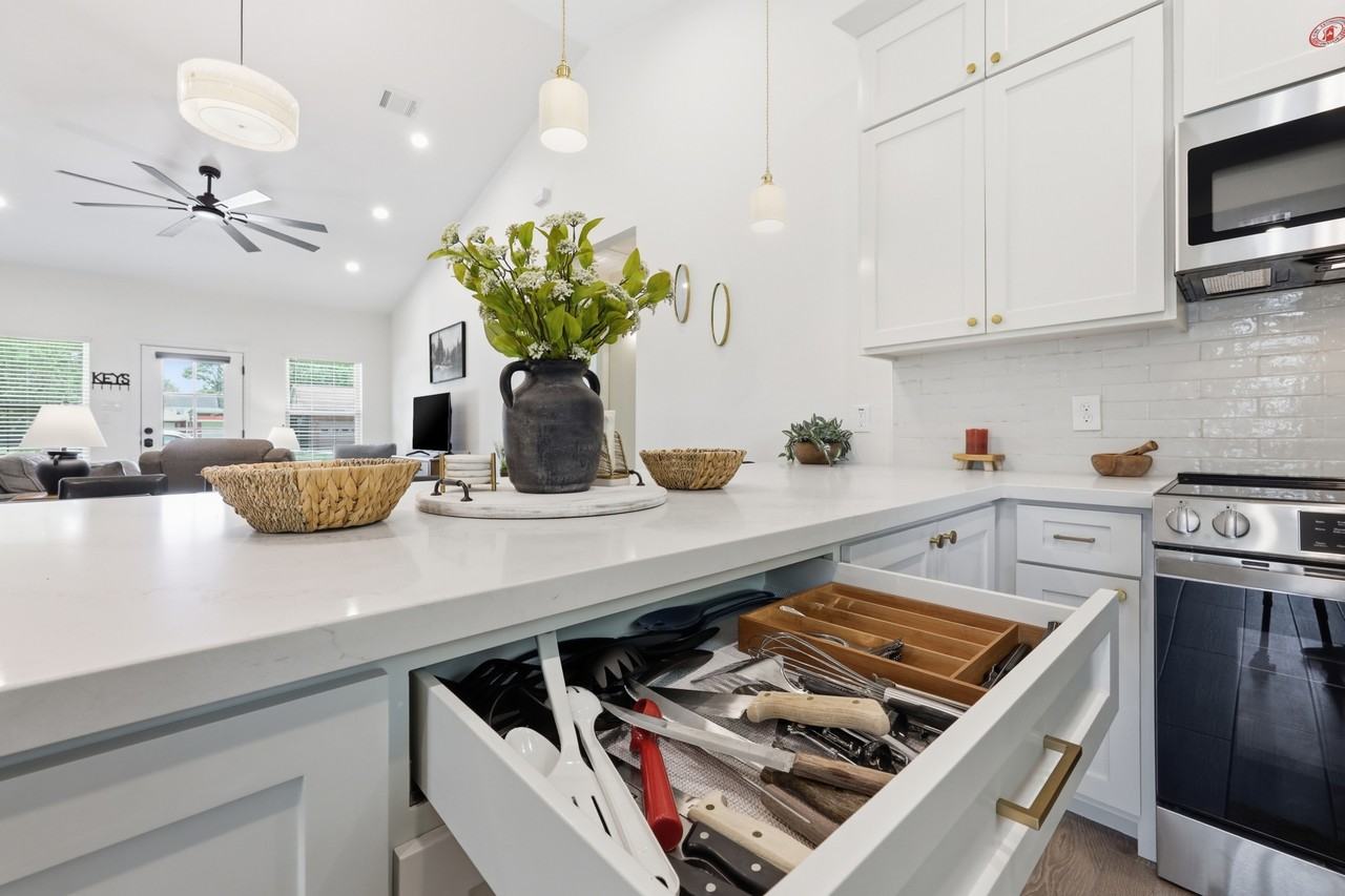 113 8th Ave #NA - Photo 7 of 28