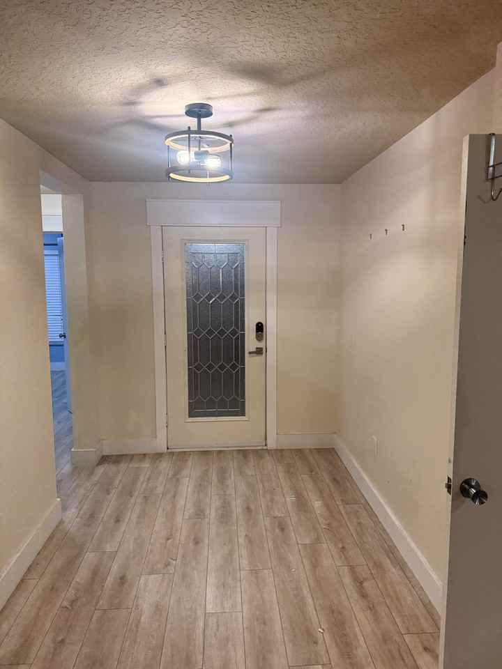 1040 Elderberry Dr #NA - Photo 3 of 26