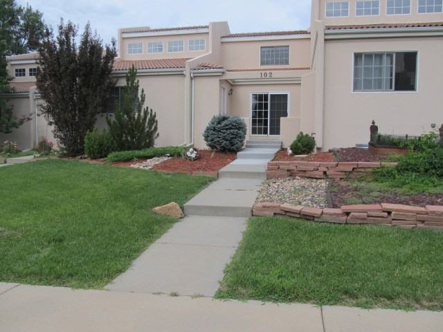 102 Phyllis Ave #102 - Photo 2 of 19