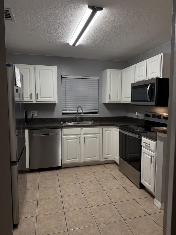 90 Hidden Lake Dr #112 - Photo 6 of 10