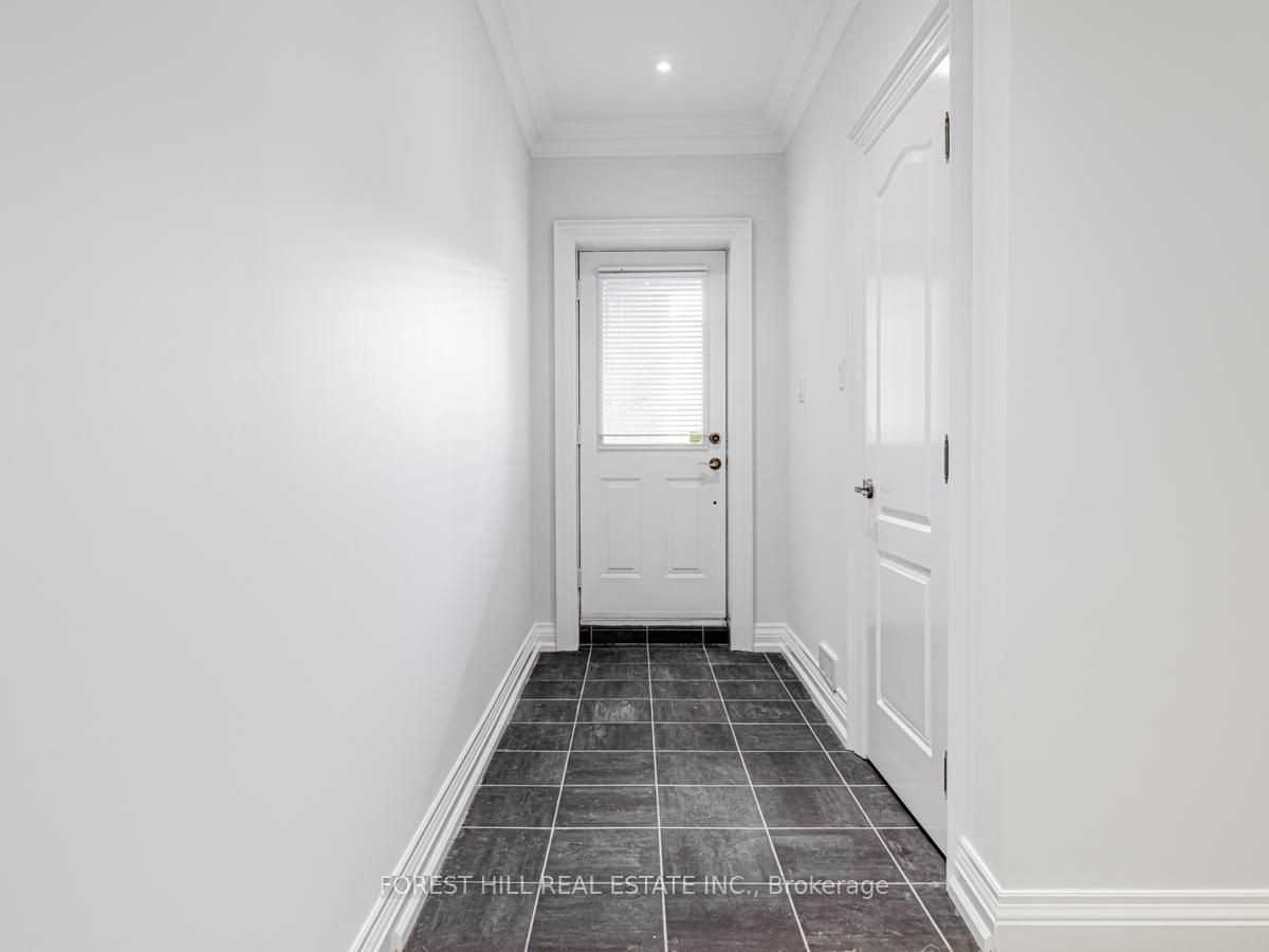 415 Deloraine Avenue - Photo 19