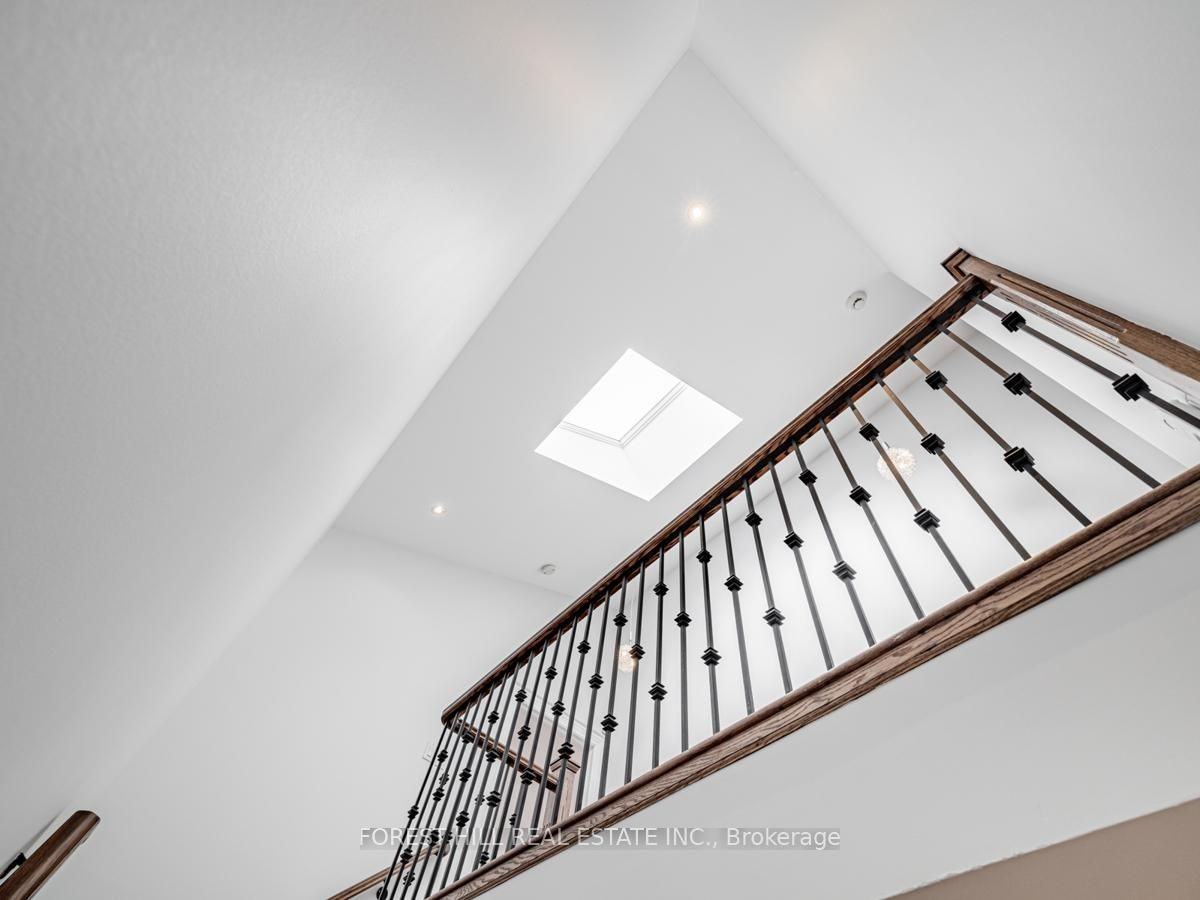 415 Deloraine Avenue - Photo 23