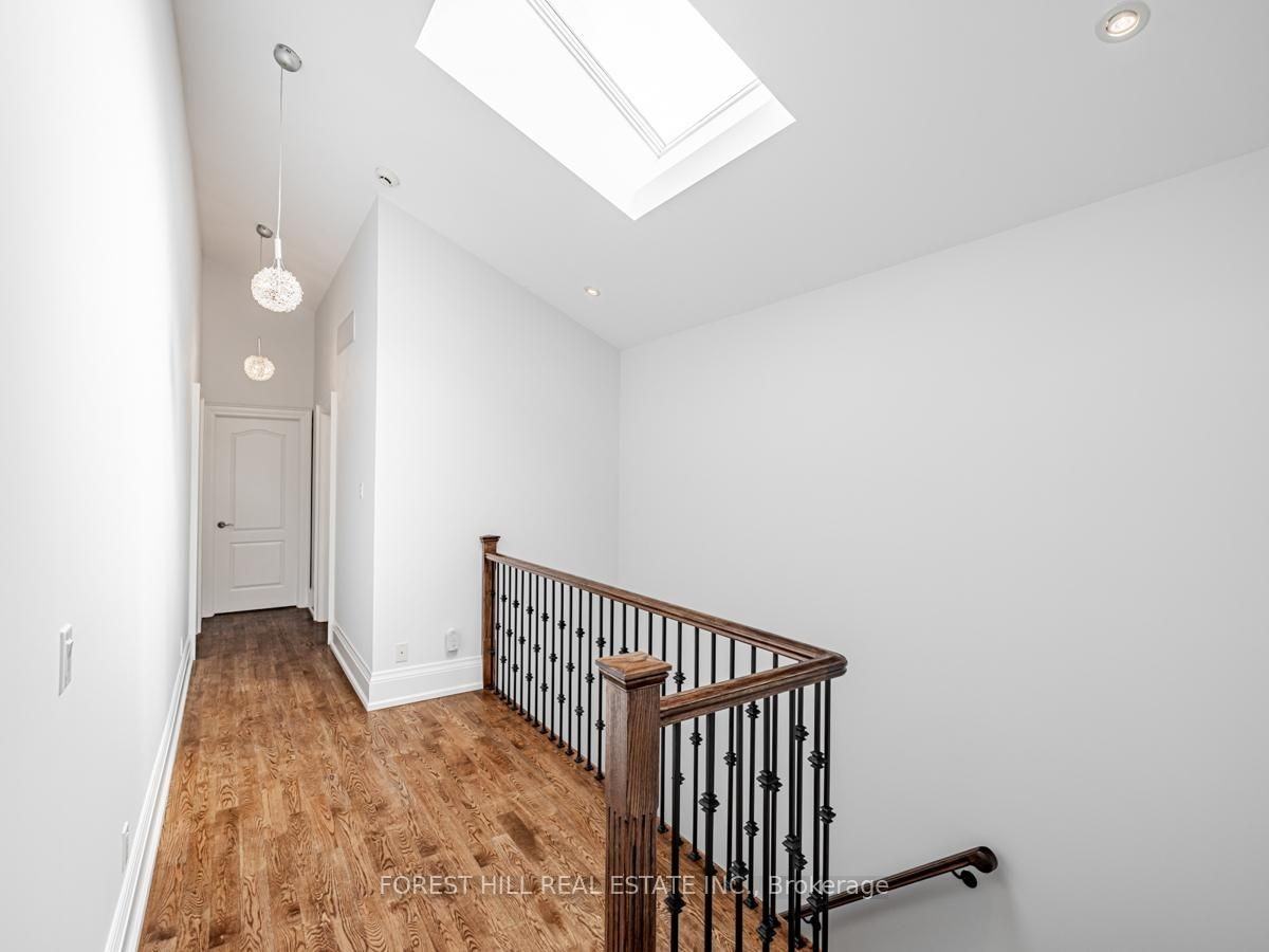 415 Deloraine Avenue - Photo 25