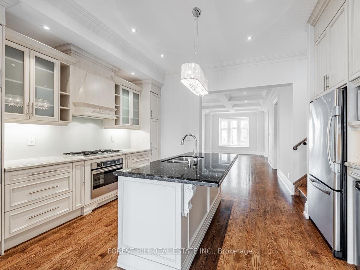 415 Deloraine Avenue - Photo 4 of 39