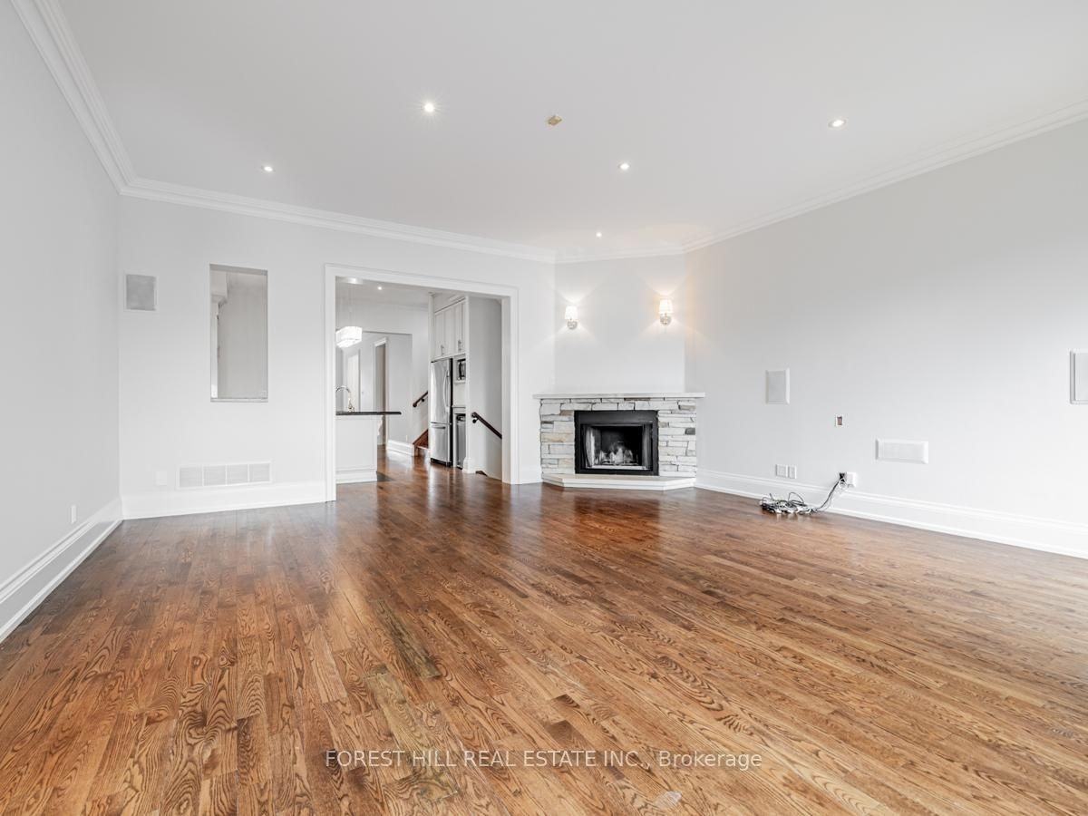 415 Deloraine Avenue - Photo 7 of 39