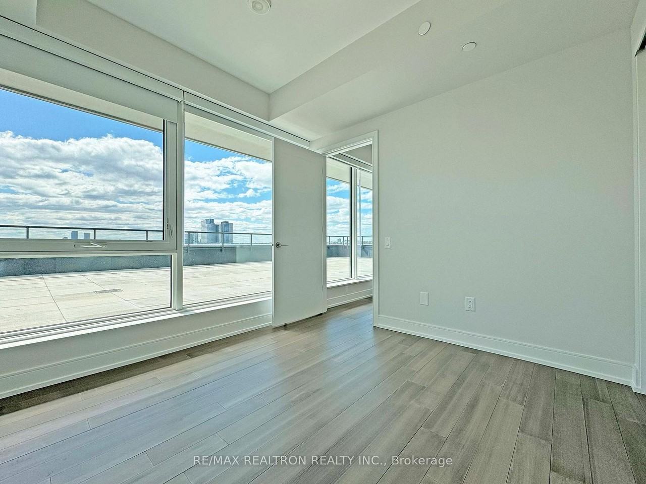 664 Spadina Avenue - Photo 11
