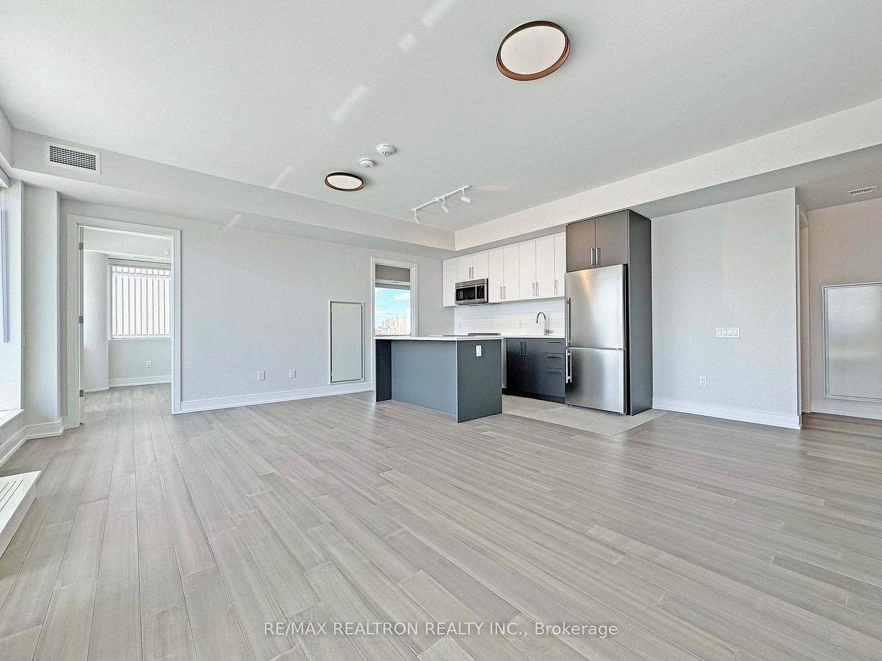 664 Spadina Avenue - Photo 2