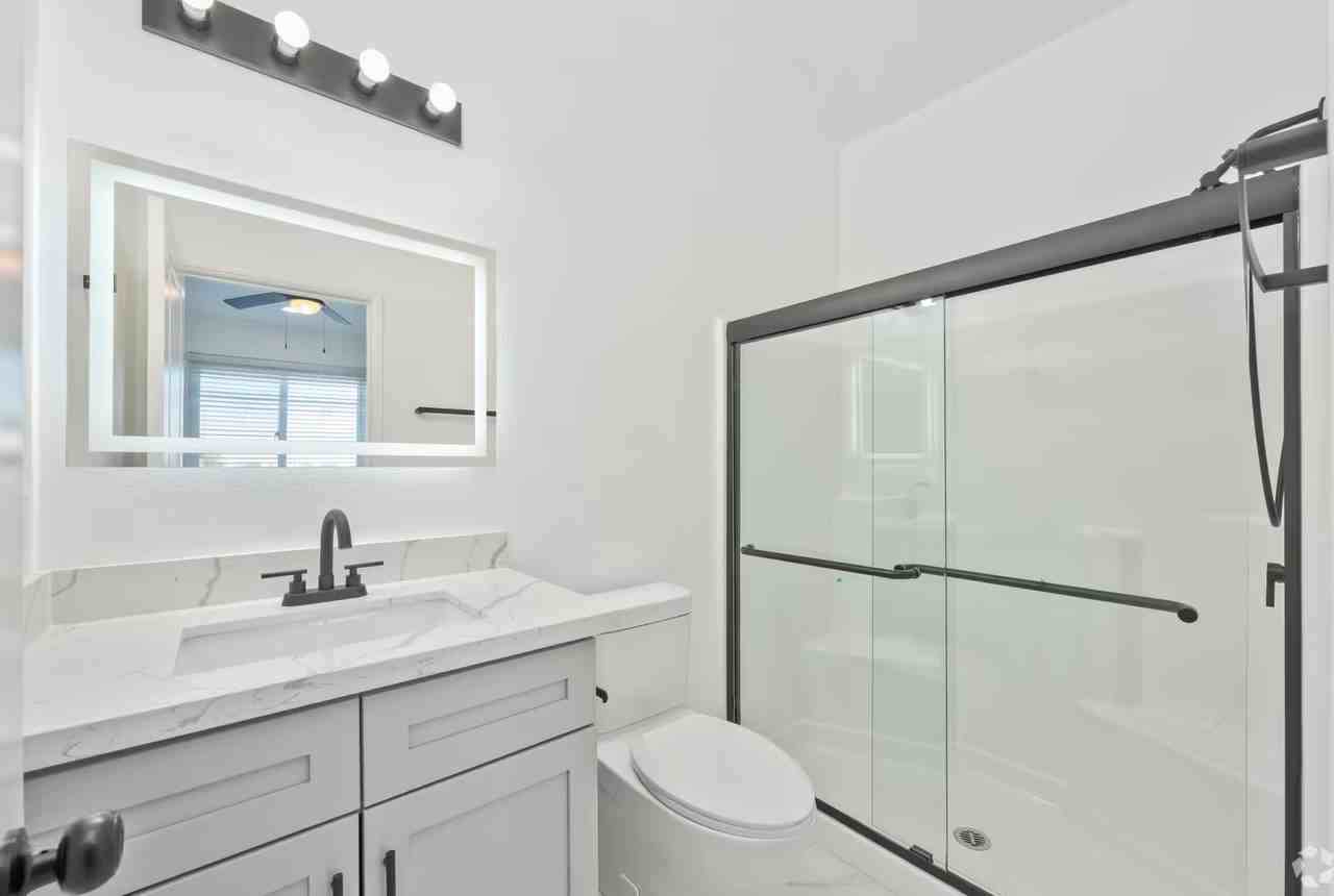Arrow Apartments 16220 Arrow Blvd, Fontana, CA 92335 - Photo 7 of 36