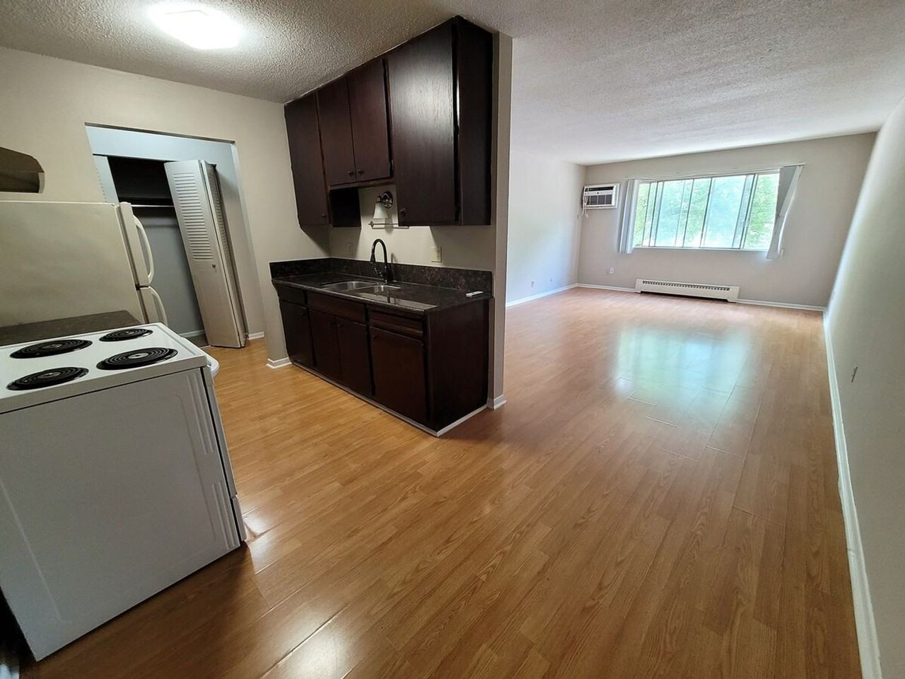 Marydale Lakeview Apartments - Photo 5 of 19