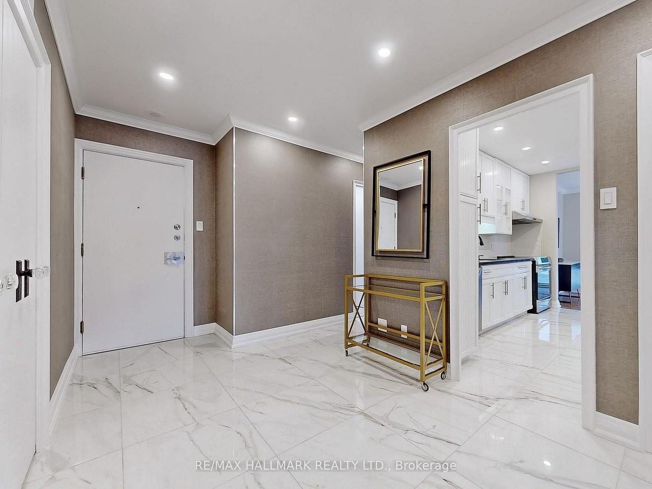 619 Avenue Road - Photo 21