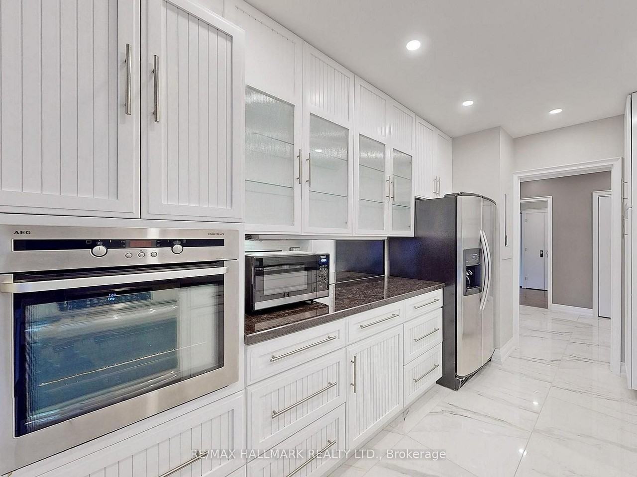 619 Avenue Road - Photo 19