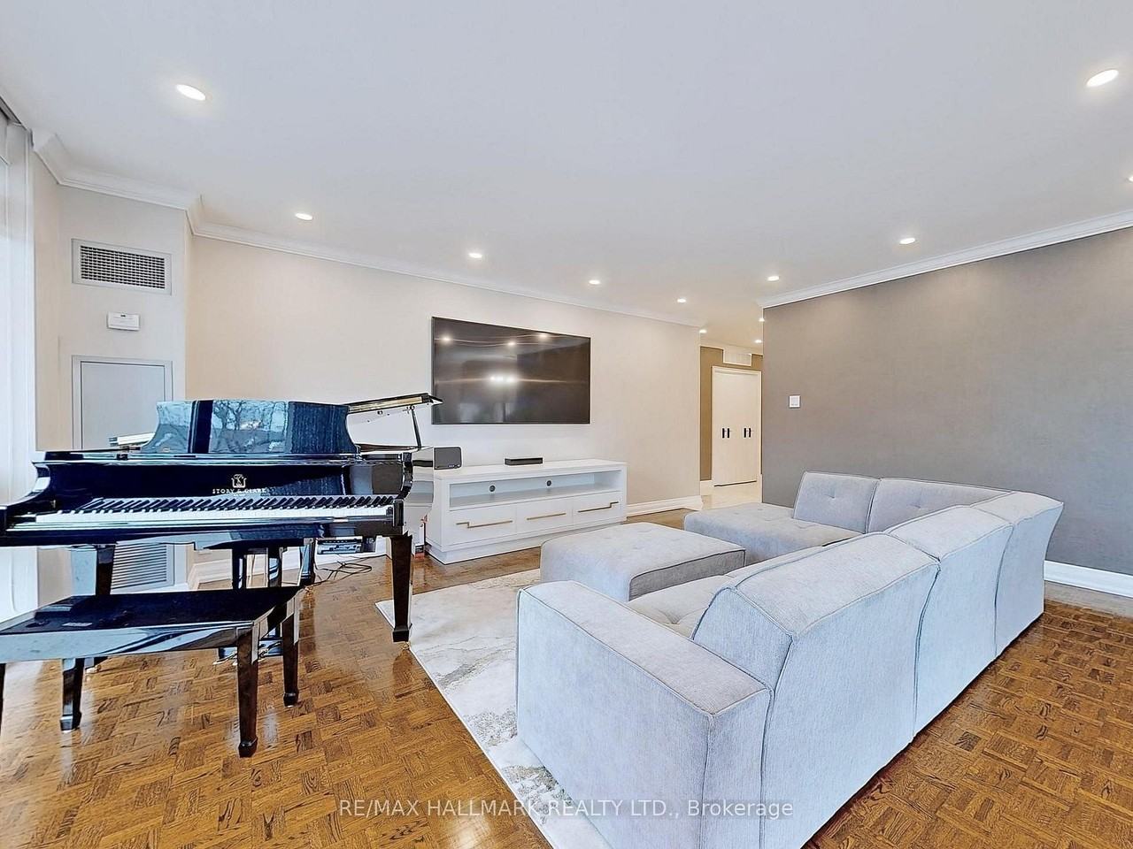 619 Avenue Road #201 - Photo 6 of 40