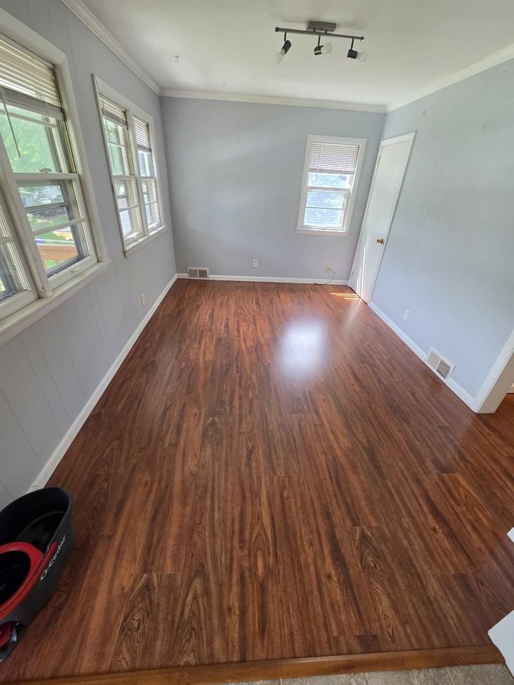 766 Minnehaha Ave W Uppr B - Photo 7 of 17