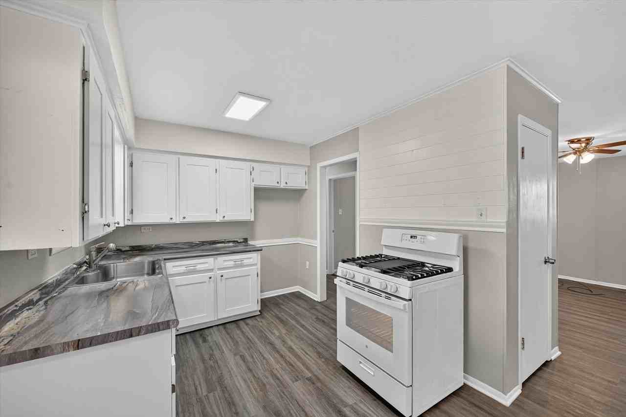 208 D St #1 - Photo 6 of 24