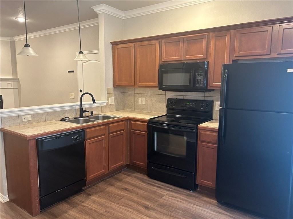2670 N Valencia Ave #3 - Photo 4 of 10