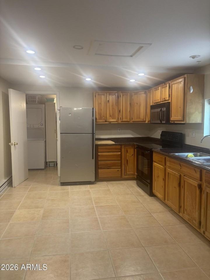 323 S Elden St #1-4 - Photo 2 of 10