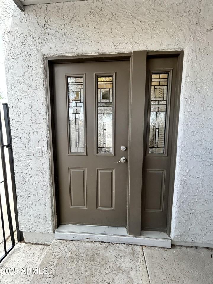 329 E Ambassador Dr - Photo 4 of 19