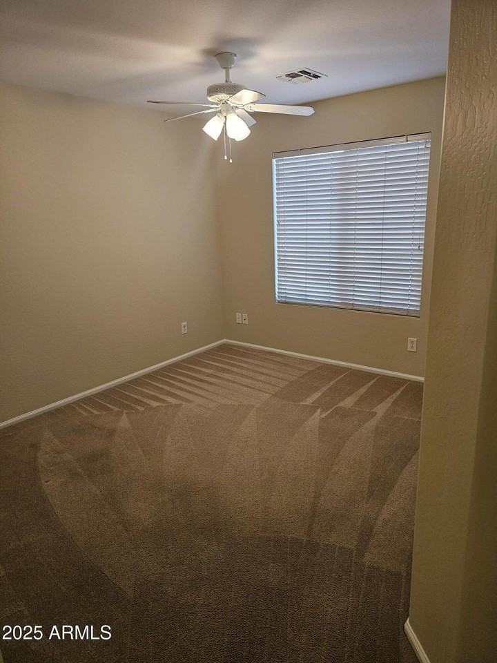 13217 W Mauna Loa Ln - Photo 7 of 10