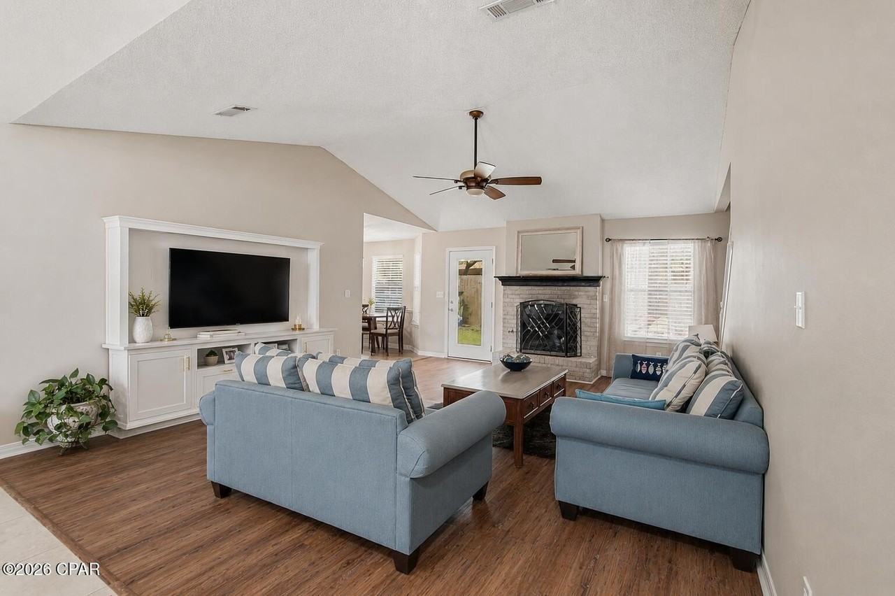 855 Mande Ct - Photo 7 of 47