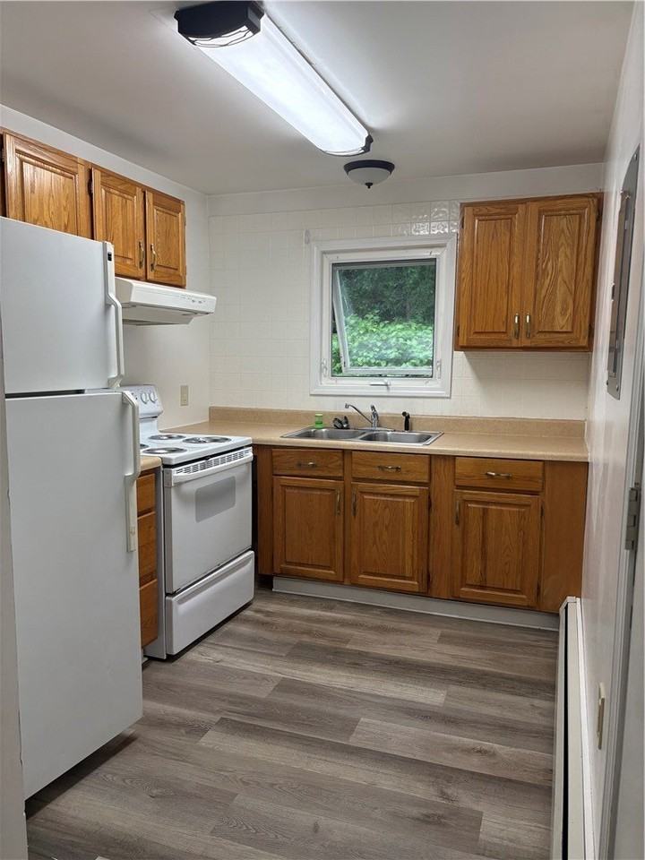 10647 Pinewood Ave #202 - Photo 6 of 11