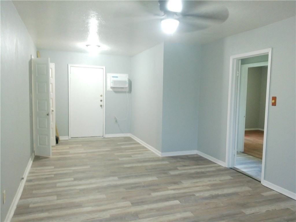 1722 Tarlton St - Photo 3 of 13