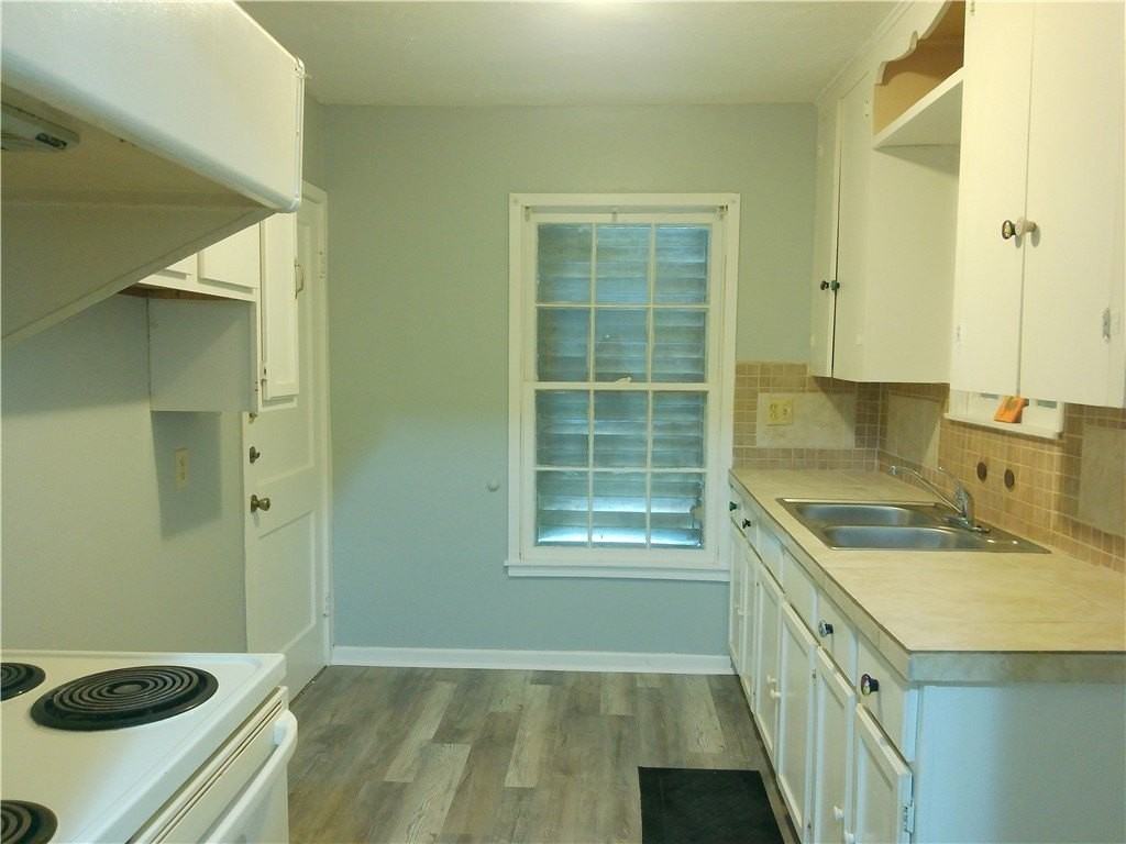 1722 Tarlton St - Photo 4 of 13