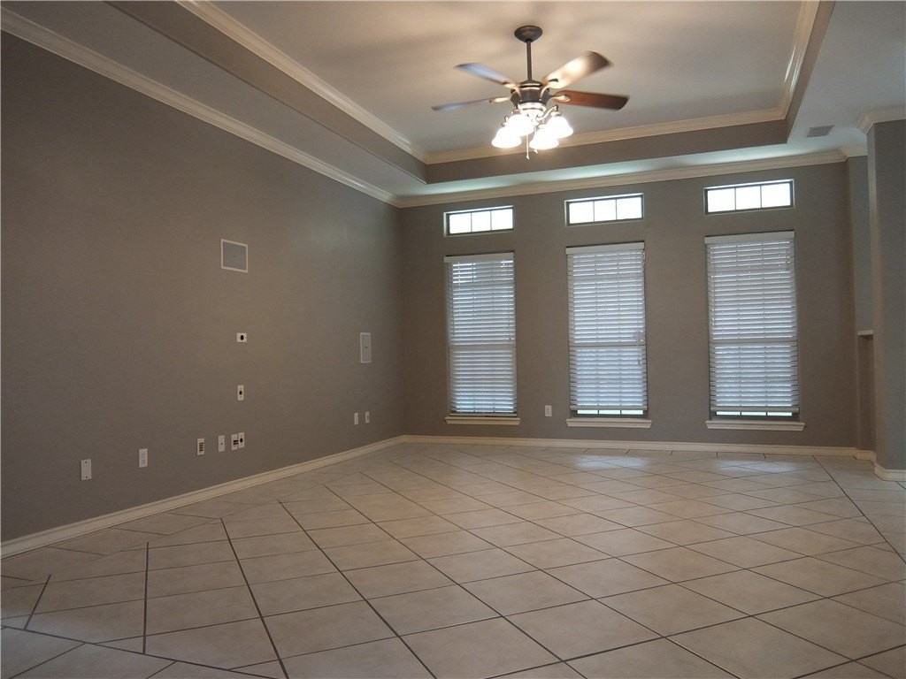 2505 Windrose Dr - Photo 6 of 13