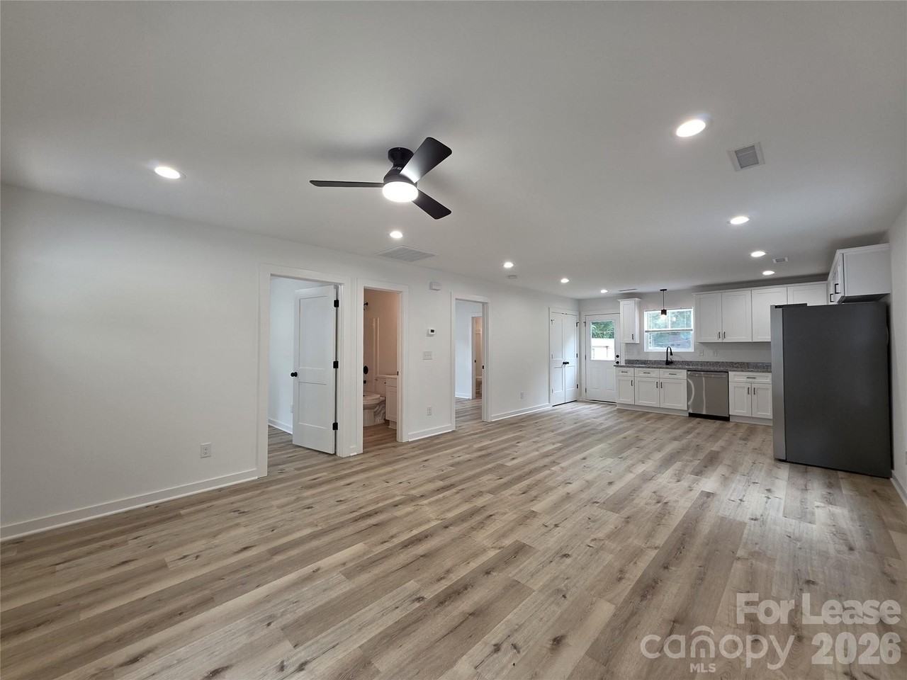 1117 Wiscassett St - Photo 3 of 12