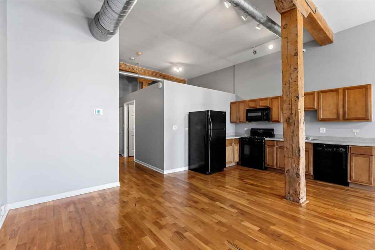 1822 S Bishop St #309 - Photo 3 of 11
