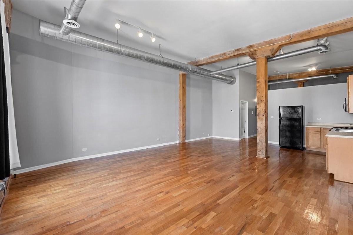1822 S Bishop St #309 - Photo 5 of 11