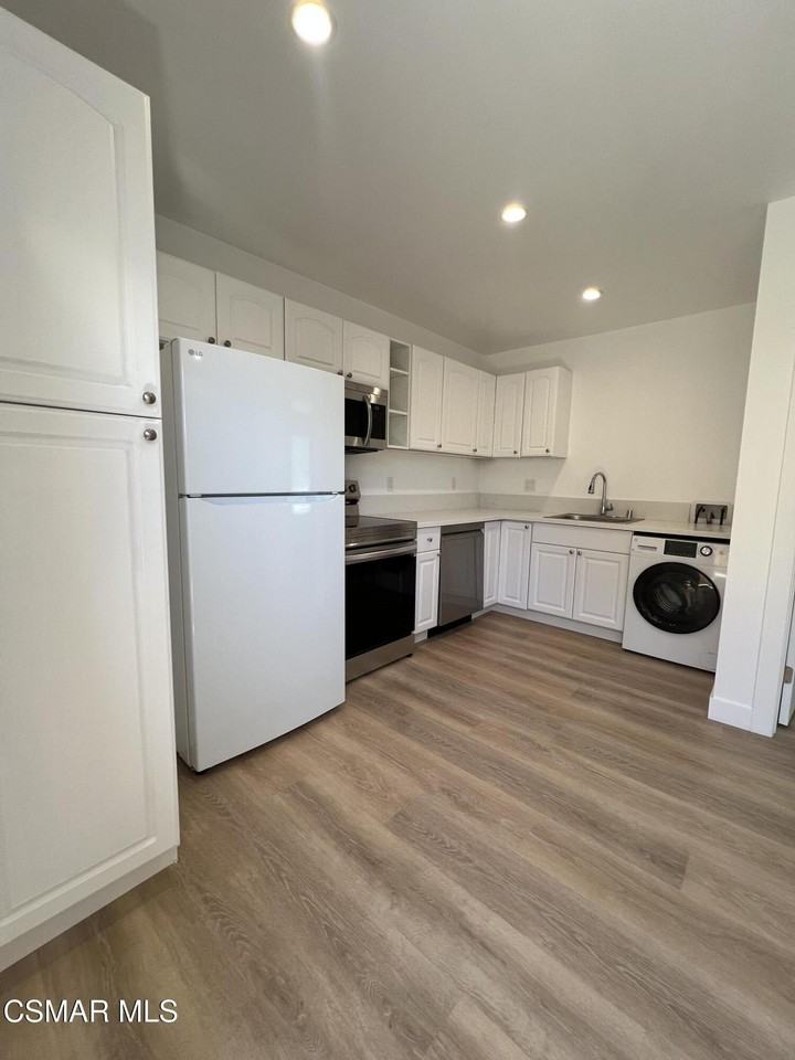 545 Shenandoah St #B - Photo 5 of 13