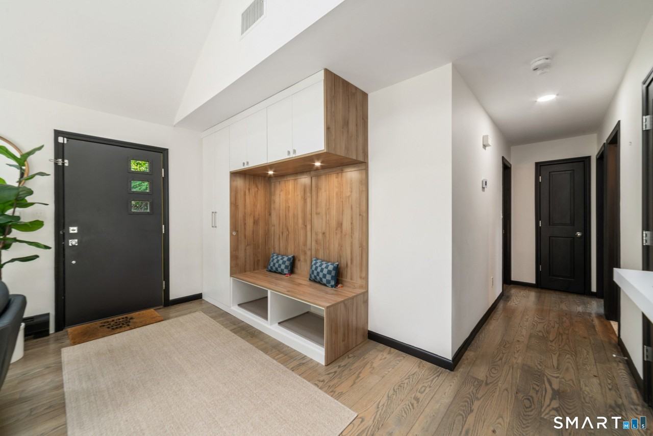 3 Burnett Rd - Photo 5 of 40