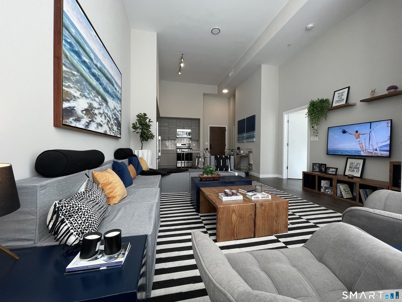 900 Pacific St #401 - Photo 5 of 8