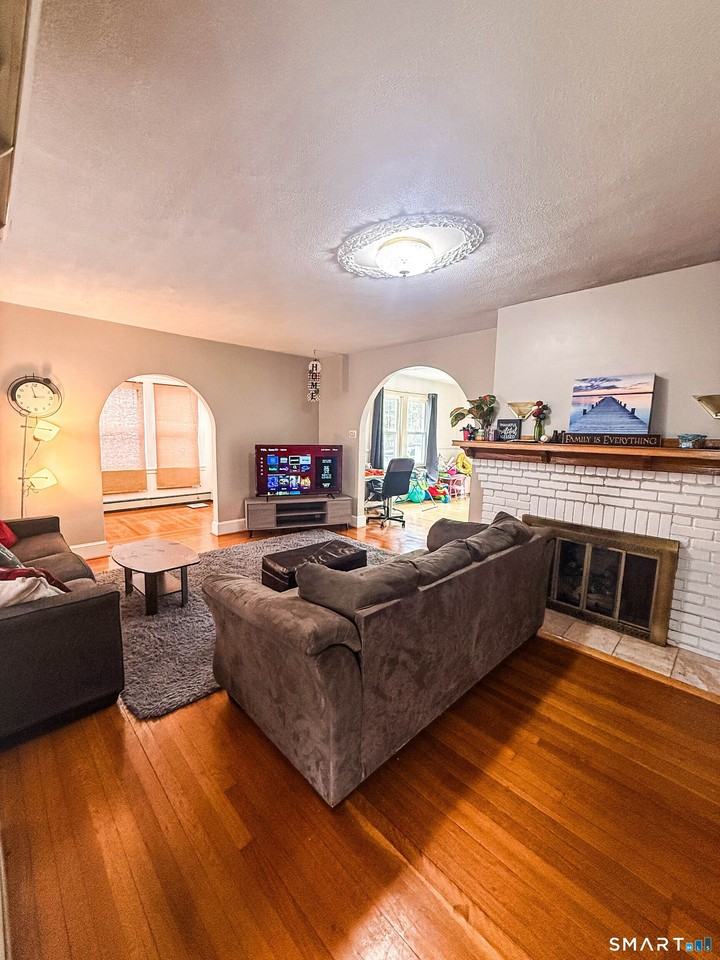 38 Grandview Ave - Photo 4 of 38