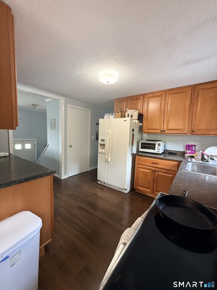 4 Harbor View Ave - Photo 3 of 18