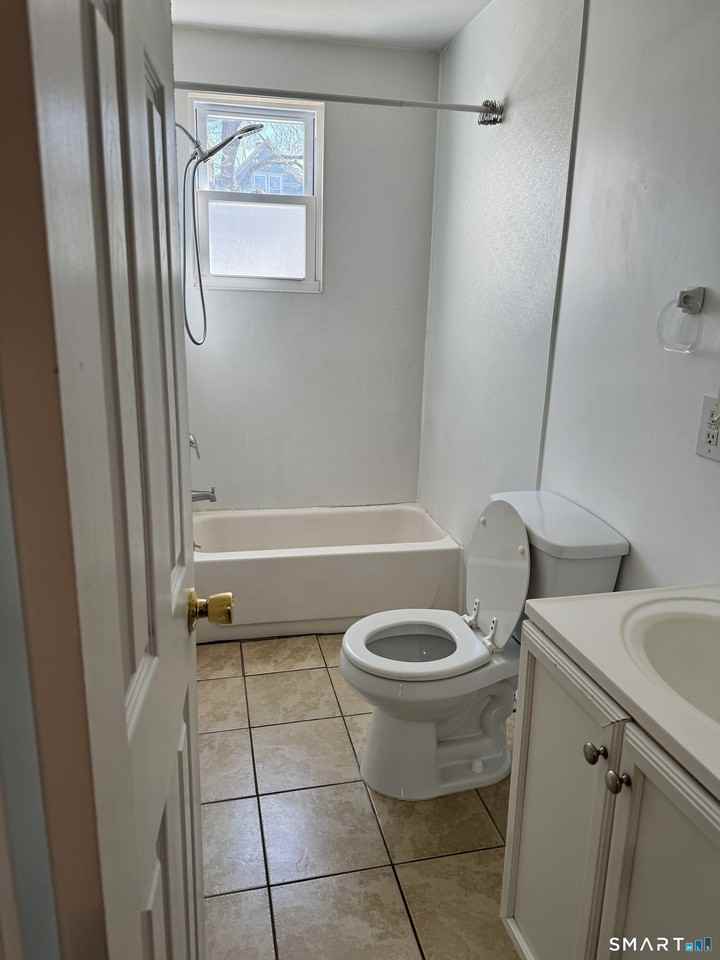 67 Nash St #1 - Photo 4 of 8
