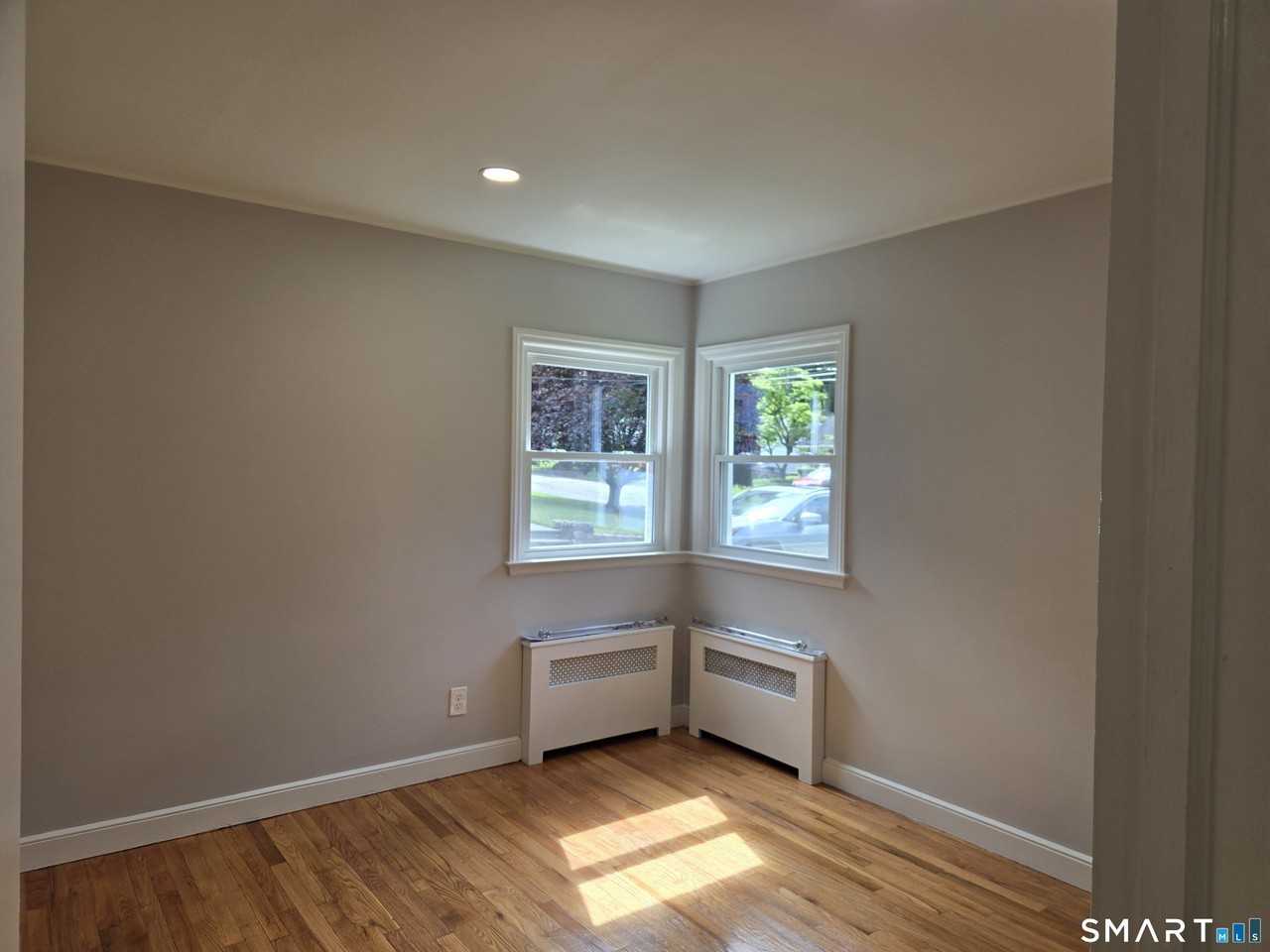 73 Crestwood Dr - Photo 5 of 15