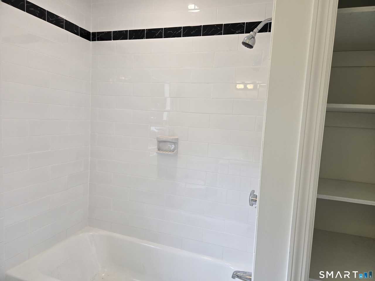 73 Crestwood Dr - Photo 7 of 15