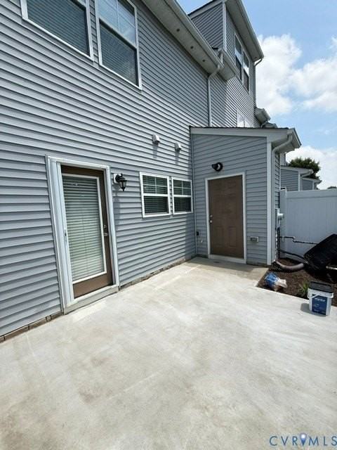 8057 Ellendale Dr - Photo 4 of 25