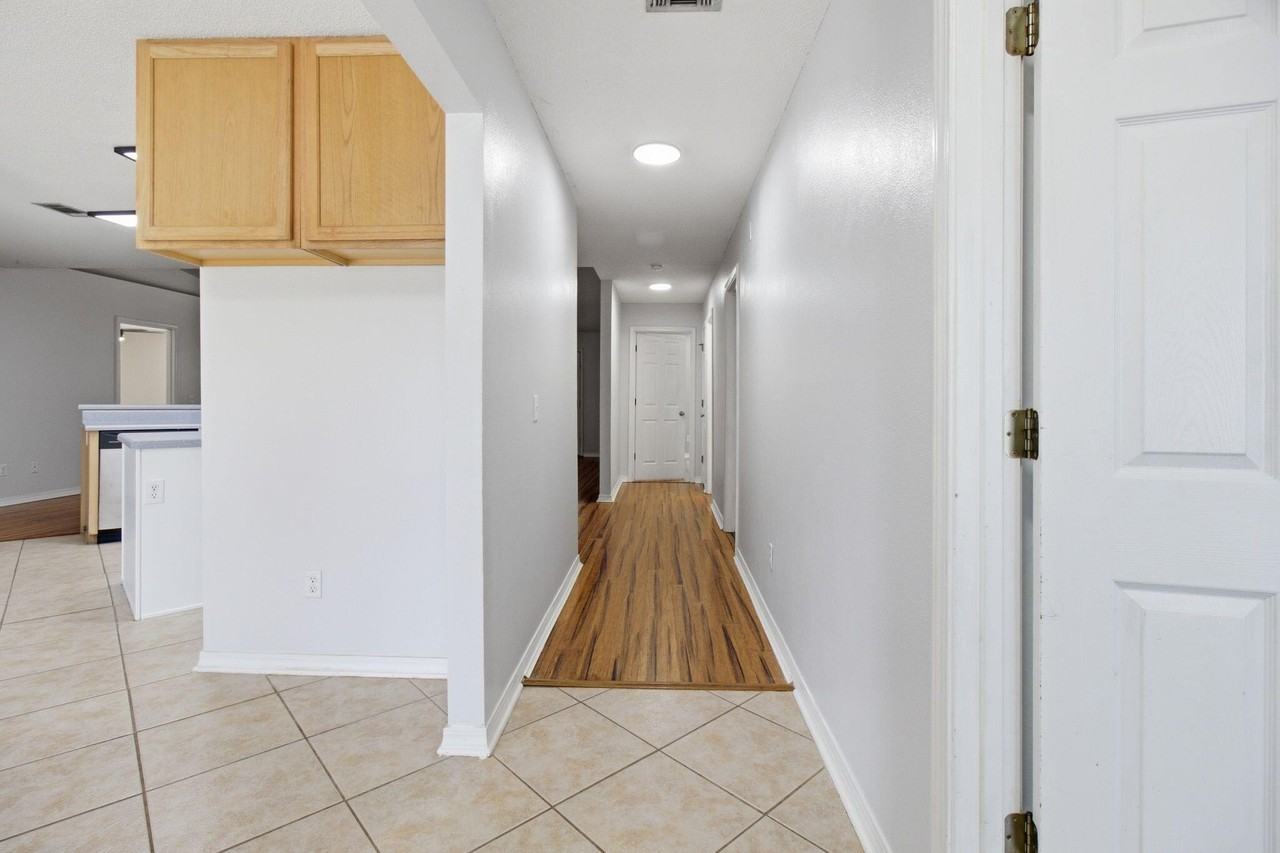 5135 Whitehurst Ln - Photo 4 of 37