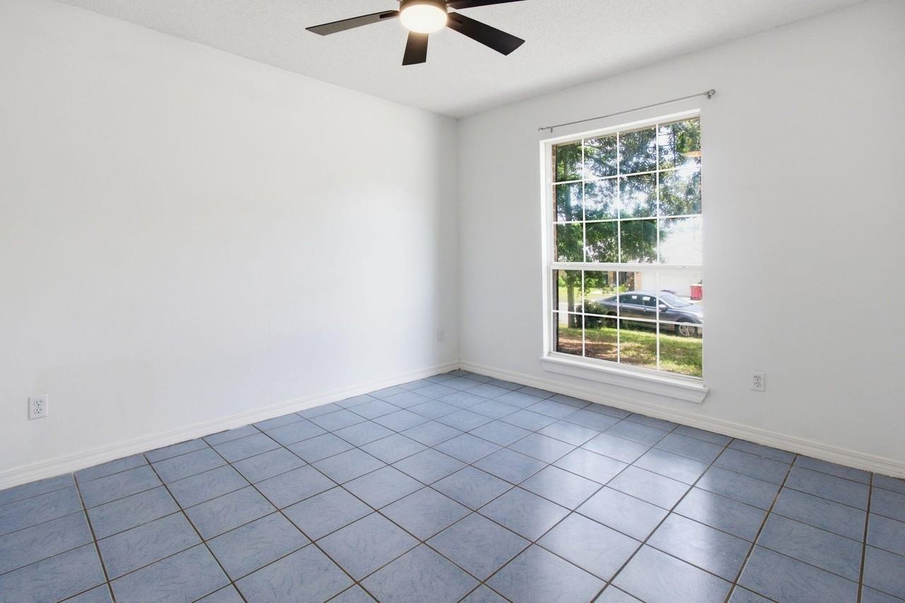 5135 Whitehurst Ln - Photo 5 of 37