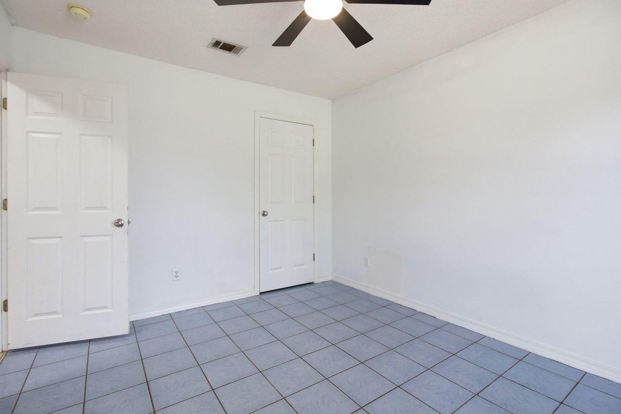 5135 Whitehurst Ln - Photo 6 of 37