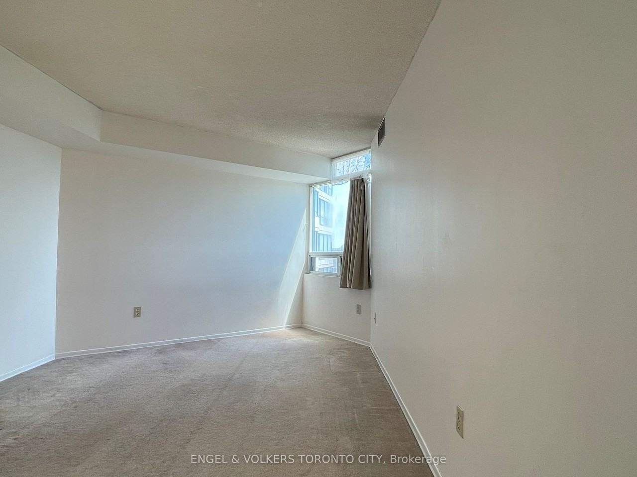 3050 Apartment Building - Photo 4 of 8