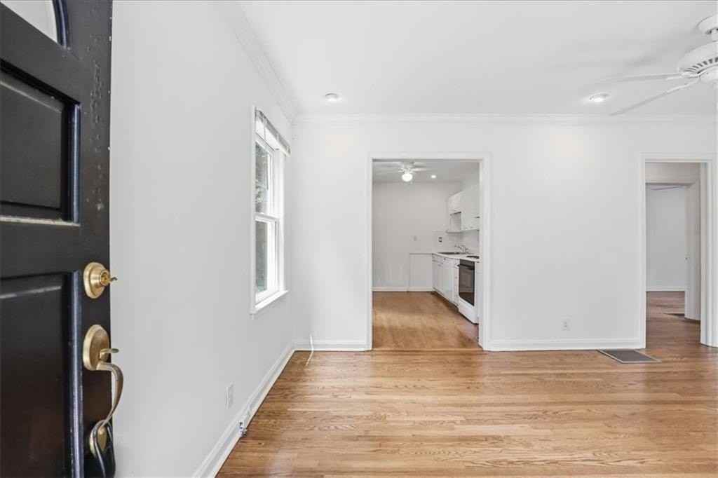 1464 Hawthorne Ave Nw - Photo 4 of 46