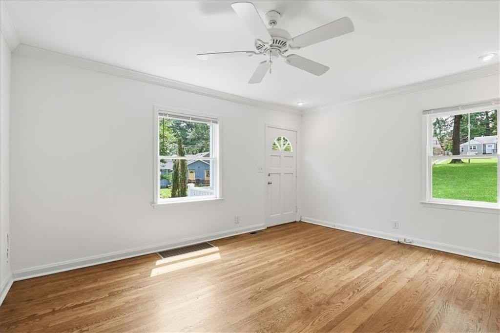 1464 Hawthorne Ave Nw - Photo 7 of 46