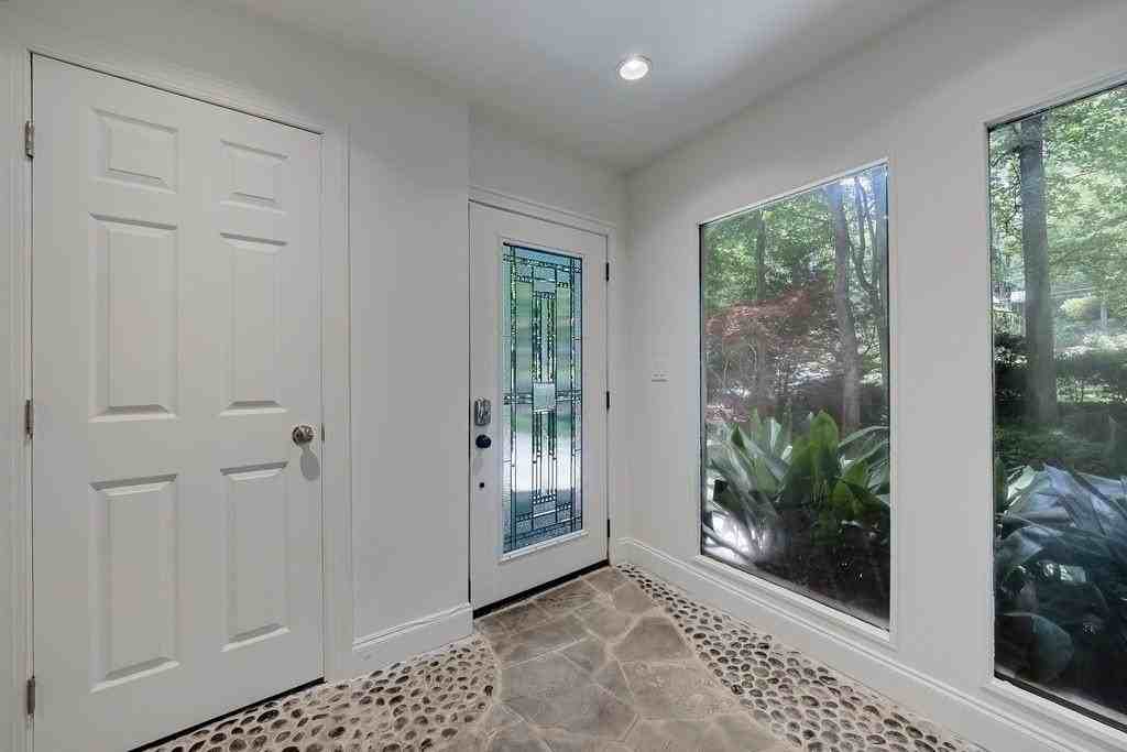 102 Vanessa Dr Se - Photo 4 of 39