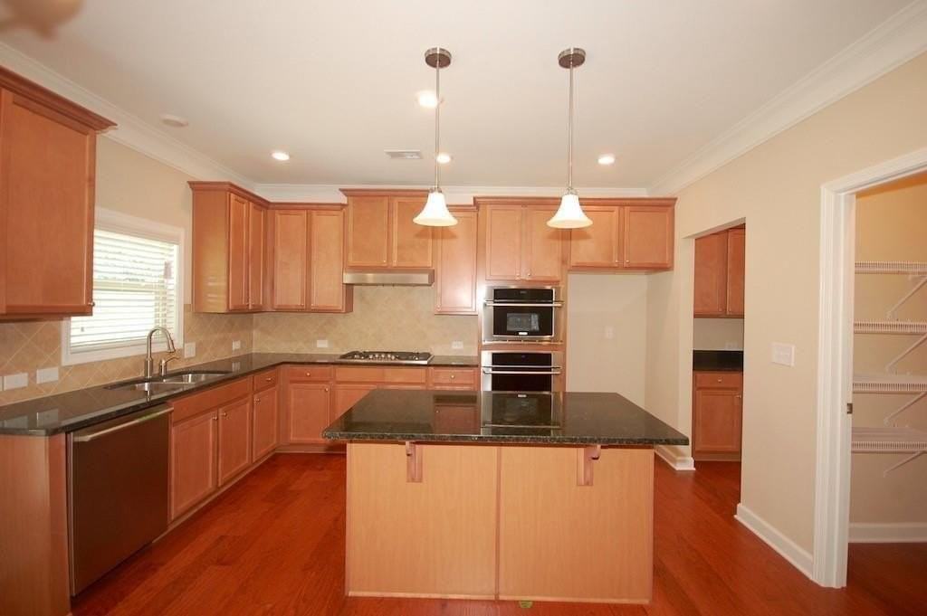 235 Haney Rd - Photo 6 of 26