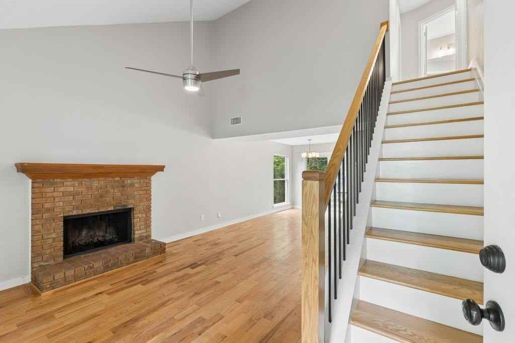 4930 Farmstead Ct Ne - Photo 7 of 32